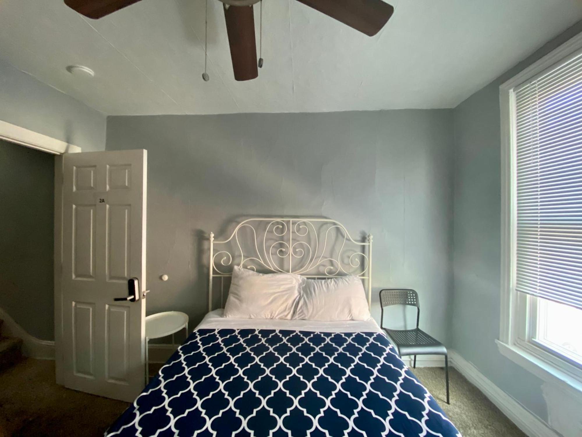 Clover 2900 - Apartment And Rooms With Private Bathroom Near Washington Ave South Philly Філадельфія Номер фото